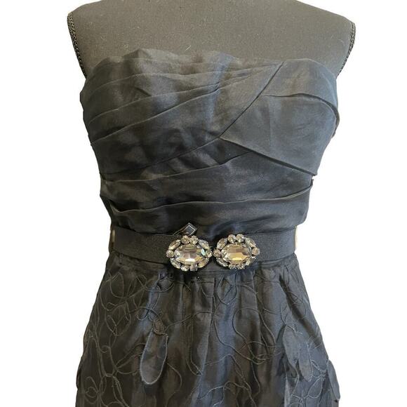 BCBGMaxazria Black Strapless, floral embroidery, Lined, Elastic Belt Size 0(#24) - Picture 2 of 5